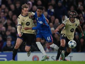 卡希尔：埃斯特旺一拿球就让球迷兴奋，阿扎尔罗本是他的目标水准