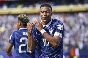 27岁15场14球！TA发问：姆巴佩会成为世界杯历史上最伟大球员吗？
